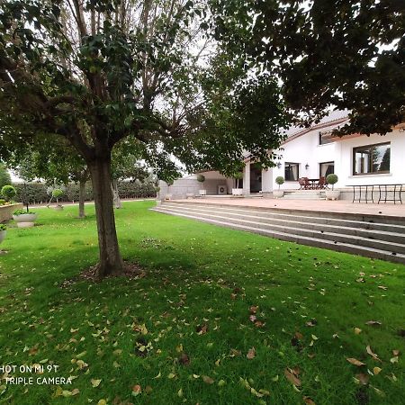Villa Blanca Con Piscina A 15 Minutos De Toledo - Apartamentos Aloha Toledo Olias del Rey Bagian luar foto